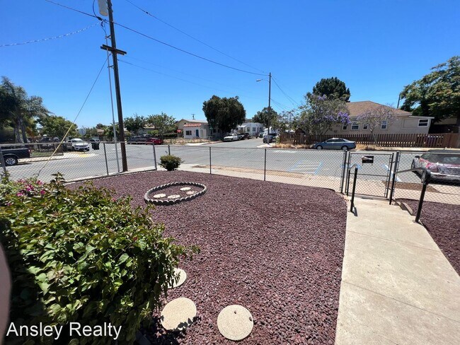 Building Photo - 4 br, 1 bath House - 2898 Webster Ave