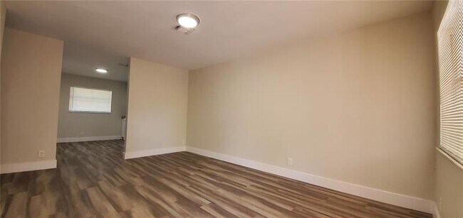 Foto del edificio - 450 SW 2nd St