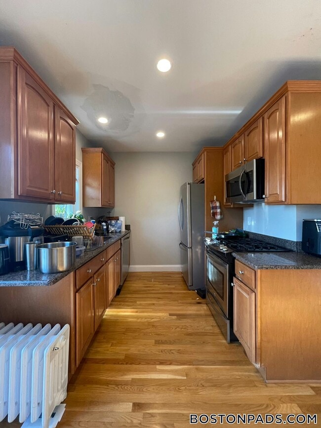 Building Photo - 45 Old Harbor St