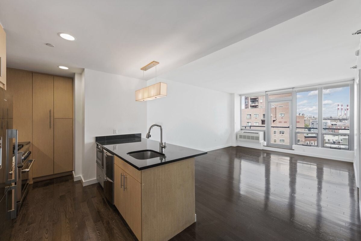 Foto principal - 48-15 11th St