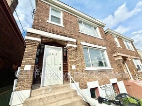 Building Photo - 2811 Brentwood Ave