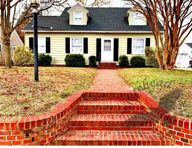 Building Photo - 106 Hillside Dr
