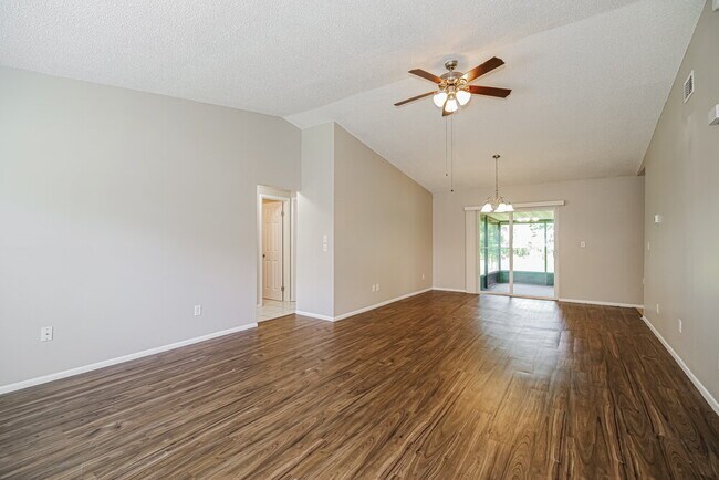 Foto del edificio - 6430 Greenwood Ave