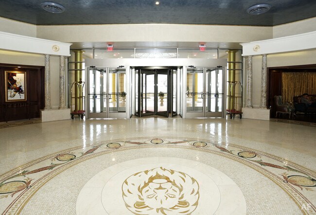 Foto del edificio - 595 River Rd