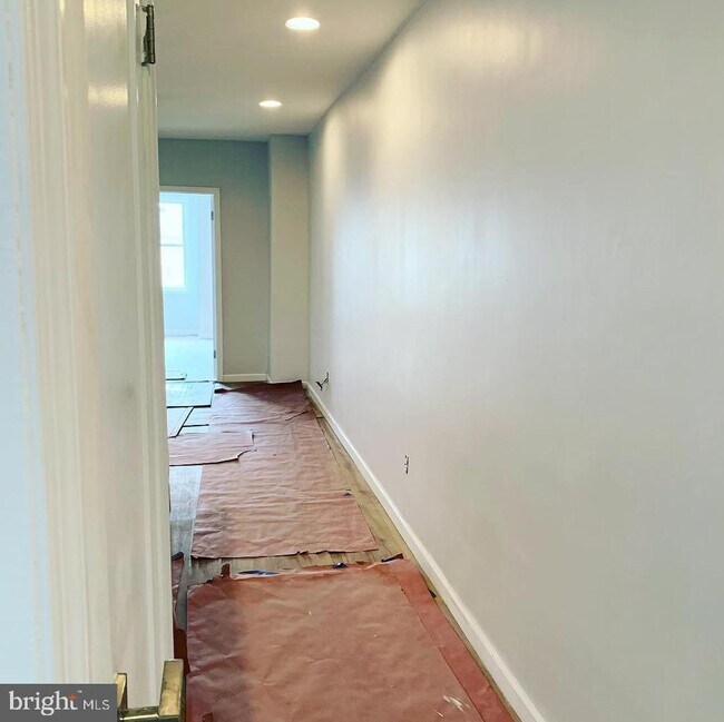 Foto del edificio - 5037 Springfield Ave