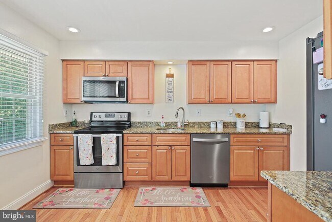 Building Photo - 453 Retford Dr