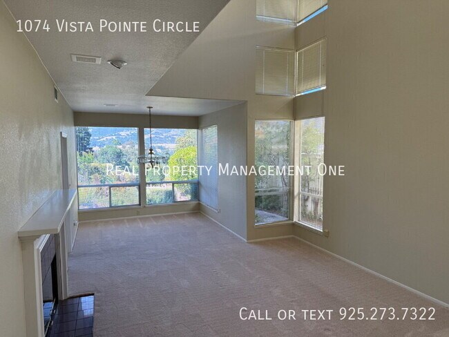 Foto del edificio - 1074 Vista Pointe Cir
