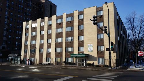 Primary Photo - 5250 N Sheridan Rd