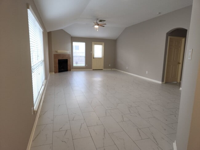 Building Photo - 3907 Liberty Square Trail