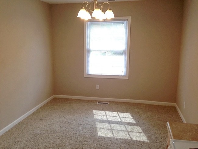 Building Photo - CUTE RANCH STYLE SINGLE FAMILY HOME FOR RENT!