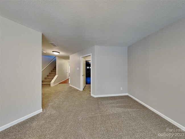 Foto del edificio - 4540 Stone Mountain Dr