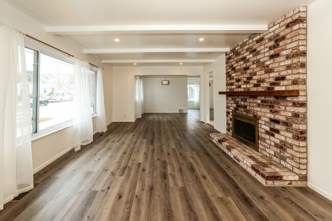 Foto del edificio - 3 Bedroom Home Available In Albany!