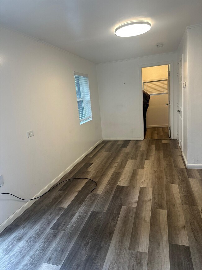 Foto del edificio - 707 Port St