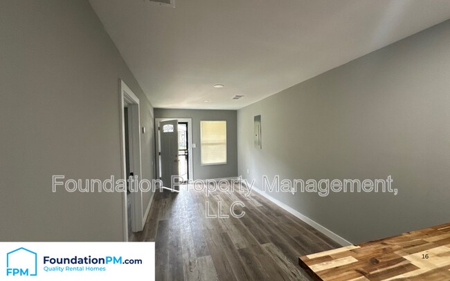 Building Photo - 1378 Eloise Rd