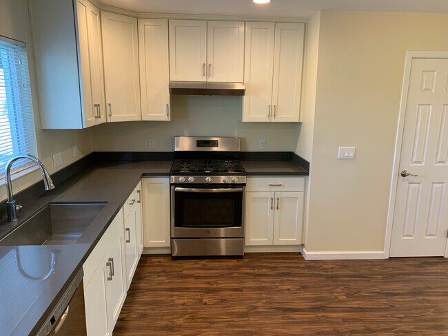 Foto del edificio - 3101 Middlefield Rd