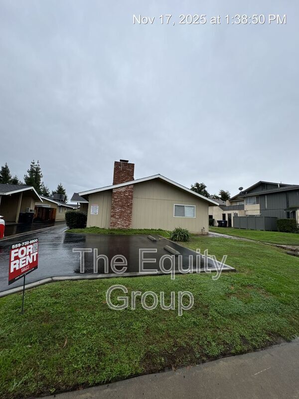 Building Photo - 2736 S Sallee St