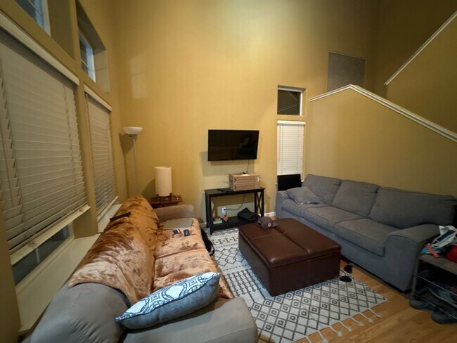 Foto del edificio - 2304 Halsey Cir
