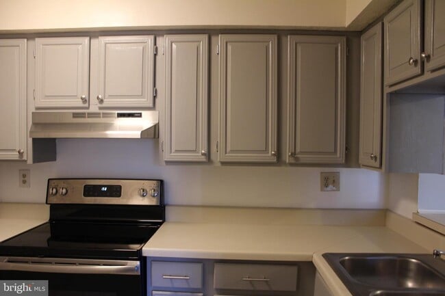 Building Photo - 26000 Brigadier Pl