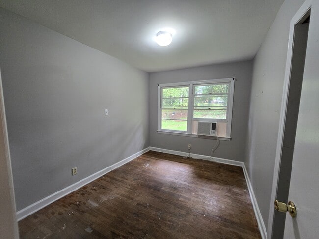 Building Photo - 412 Beechwood Cir