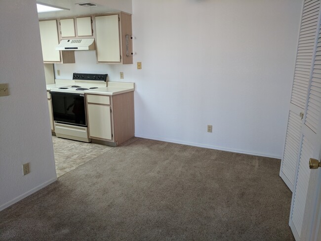 Building Photo - 3550 Bay Sands Dr
