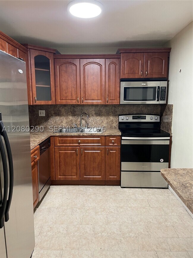 Foto del edificio - 14150 SW 84th St