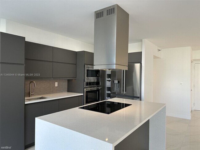 Foto del edificio - 2 br, 2.5 bath Condo - 19101 Mystic Pointe...