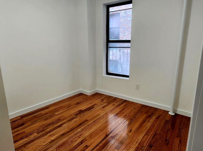 Building Photo - 1400 York Ave