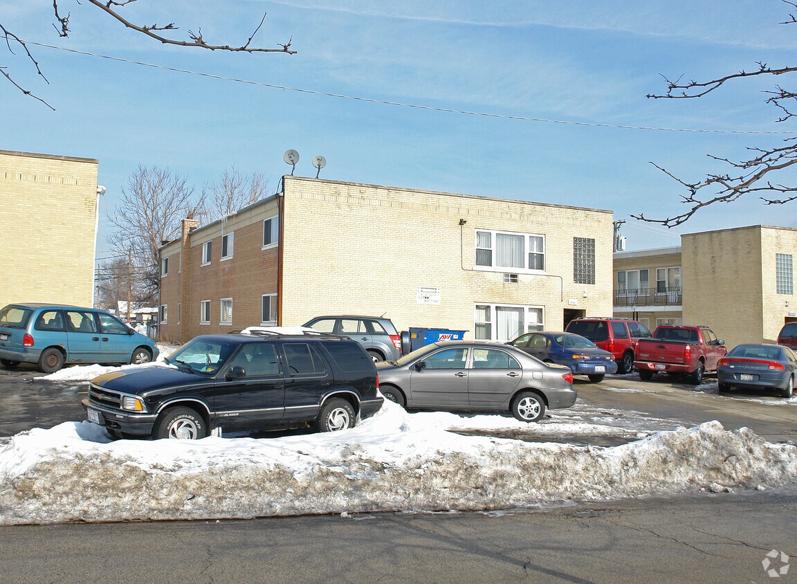 Building Photo - 10536 Crown Rd