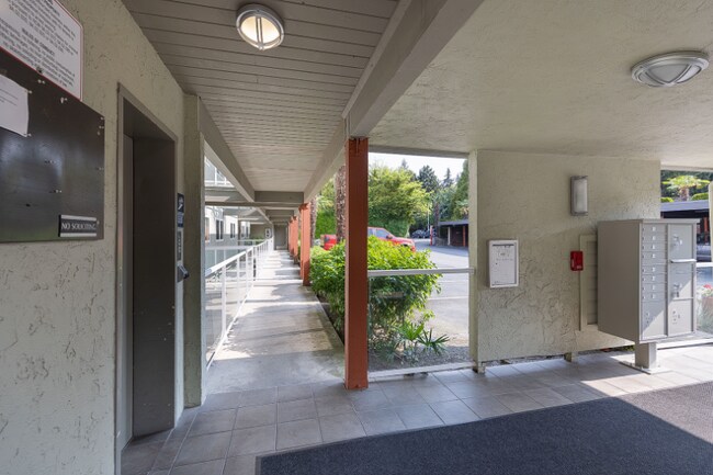 Foto del edificio - 701 122nd Ave NE