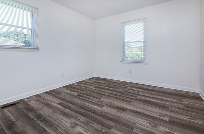 Building Photo - 3 bedroom Ranch