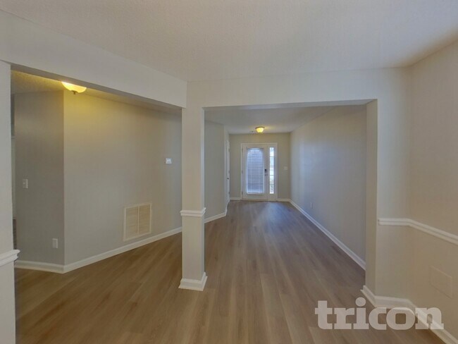 Foto del edificio - 3030 Summer Breeze Dr