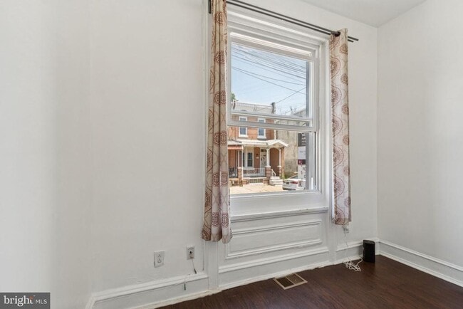 Building Photo - 1122 W Dauphin St