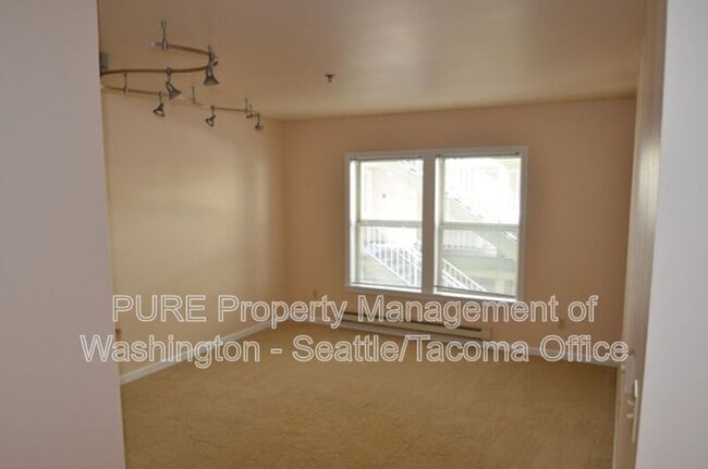 Building Photo - 506 E Howell St