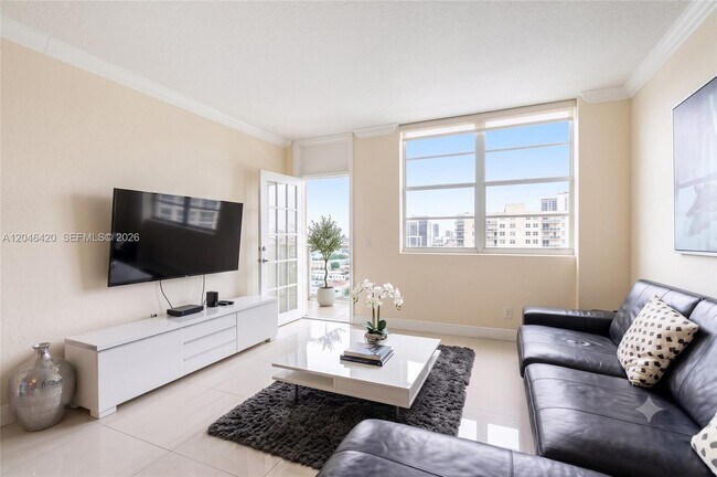 Foto del edificio - 19370 Collins Ave