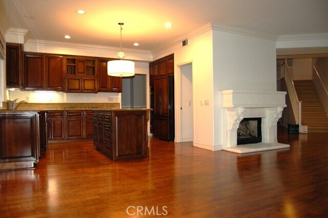 Building Photo - 25 Skycrest
