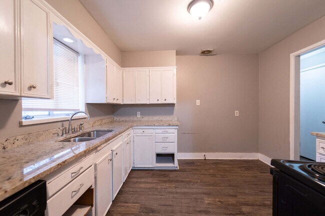 Foto del edificio - Newly updated!