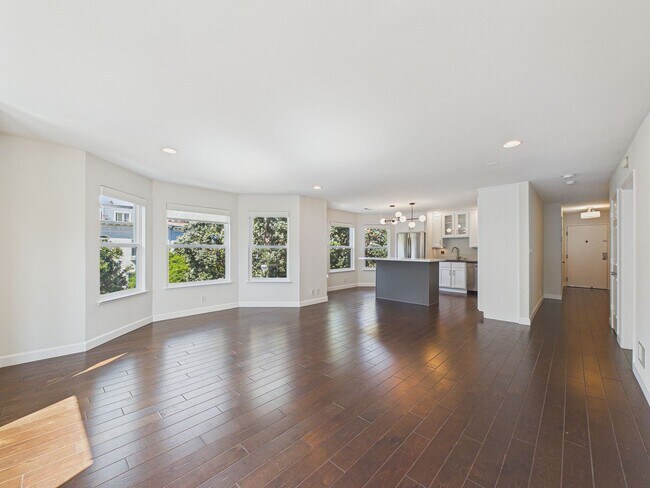 Foto del edificio - Bright Corner 2BR/2BA in Prime Anza Vista | Parking Included | Exceptional Natural Light