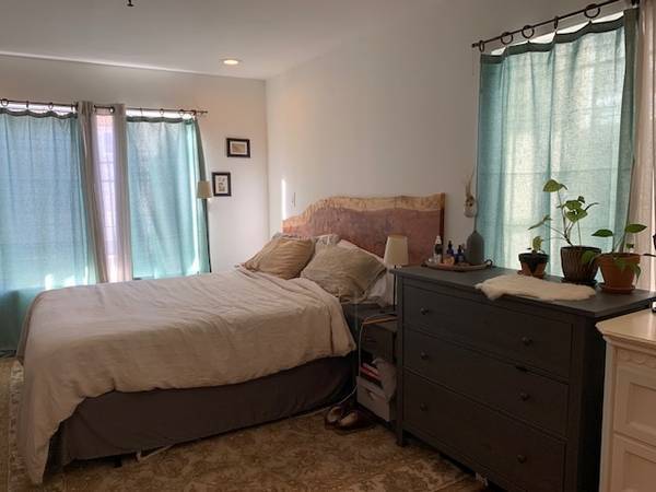 Master Bedroom - 1830 Lakeshore Ave