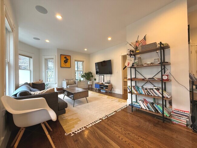 Foto del edificio - 52 Brastow Ave