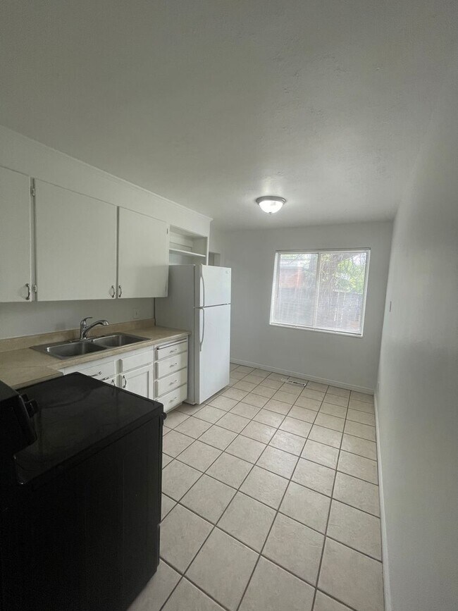 Foto del edificio - 1154-1156 Brooklyn Ave