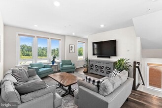Building Photo - 1608 Rocky Shale Terrace SE