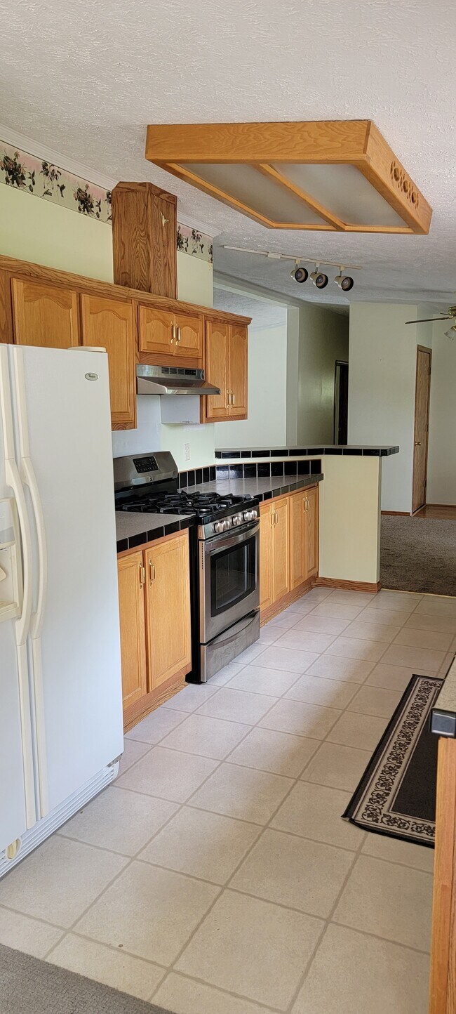 Foto del edificio - 824 Edge Creek Ct