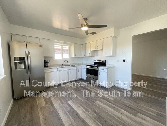 Foto del edificio - 5575 S Delaware St