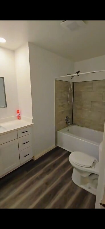 Foto del edificio - 803 Laconia Blvd