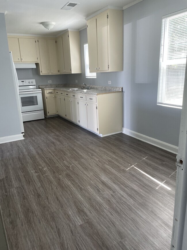 Building Photo - 2520 Adonis Ave