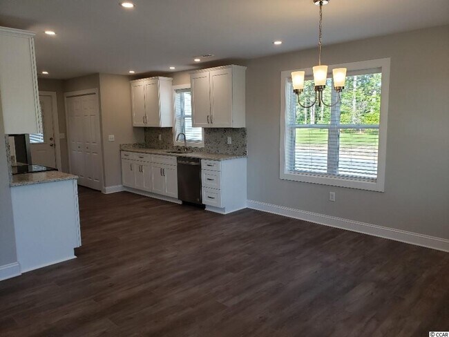 Foto del edificio - 243 Waccamaw Bend Rd