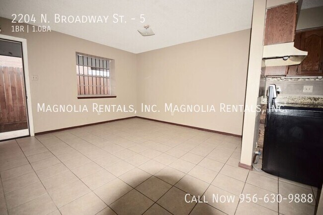 Foto del edificio - 2204 N Broadway St