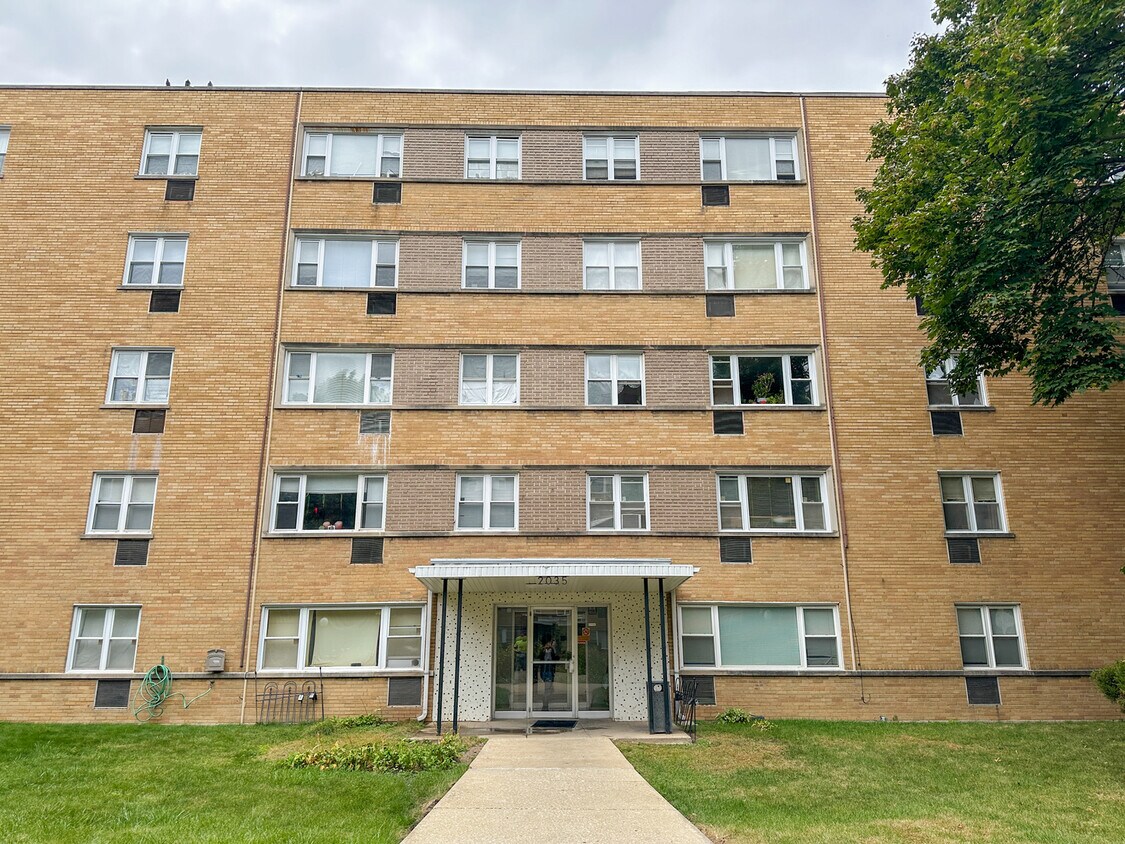 Foto principal - 2035 W Granville Ave