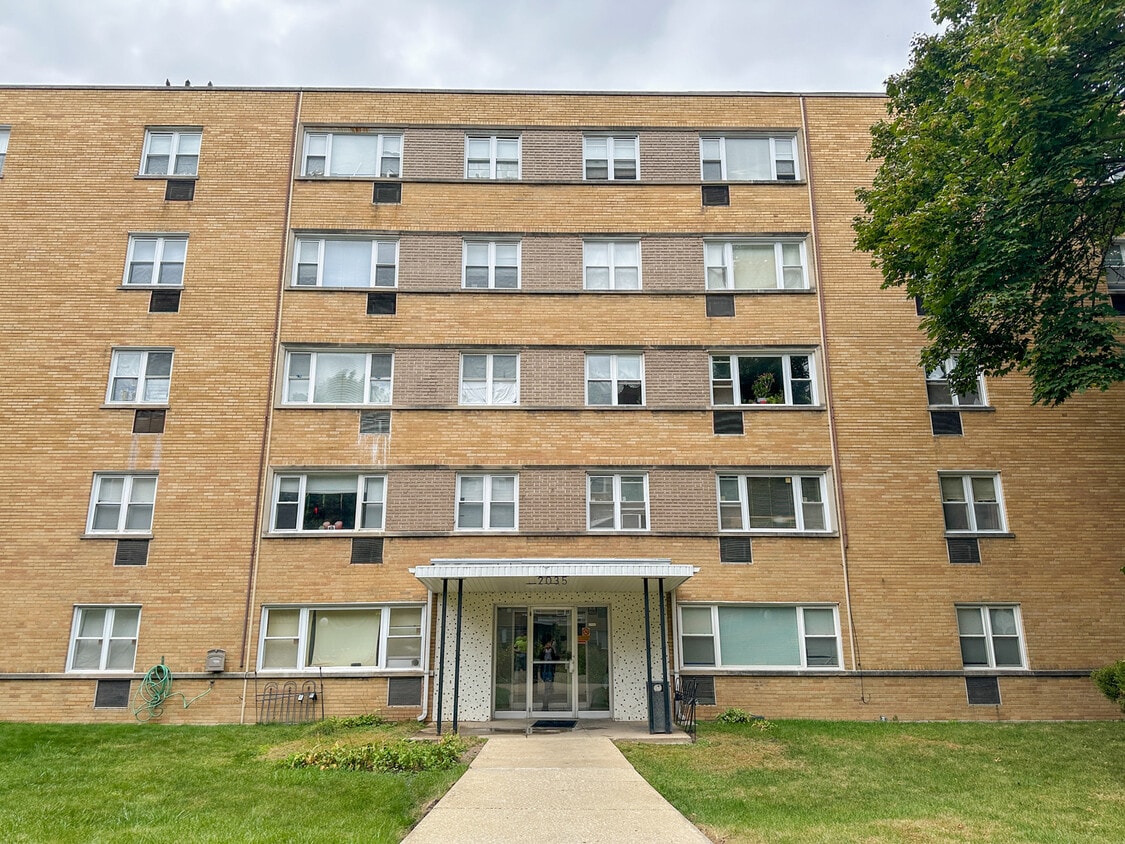 Primary Photo - 2035 W Granville Ave