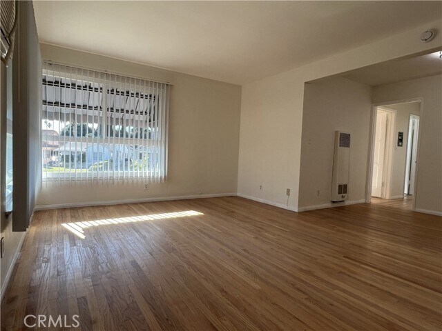 Foto del edificio - 401 W Grand Ave